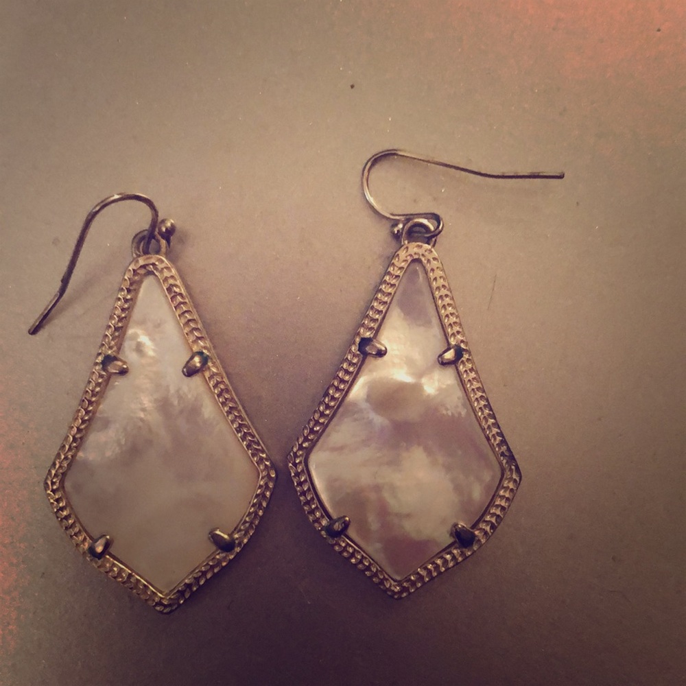 Alex Gold drop earrings in ivory pearl